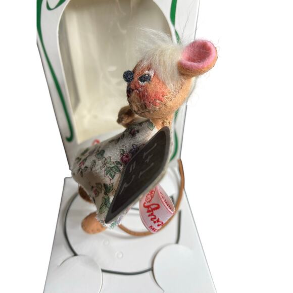 Annalee 3" Teacher With Chalkboard And Chalk Vintage Doll 1997 Home Decor - Picture 4 of 8